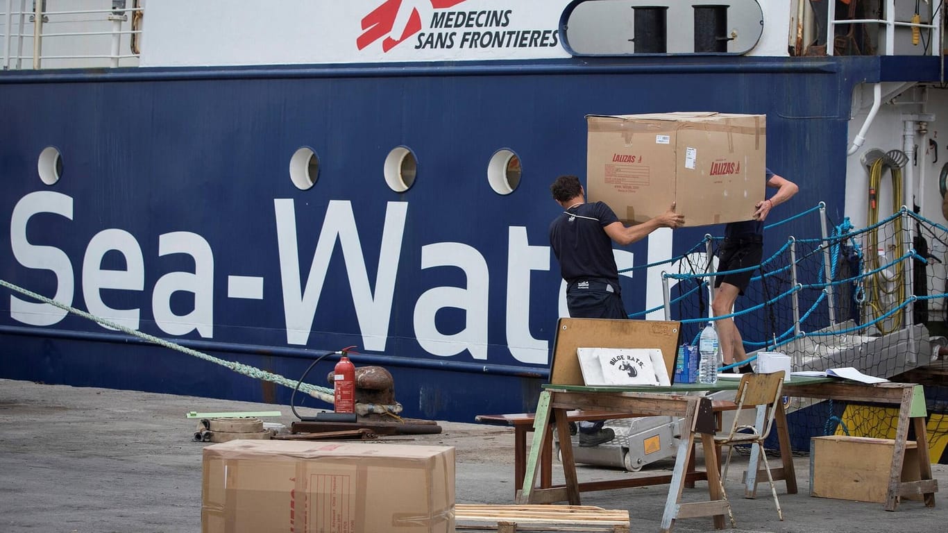 Sea Watch 4: Das Rettungsschiff hat im Mittelmeer 200 Menschen aus Seenot gerettet.