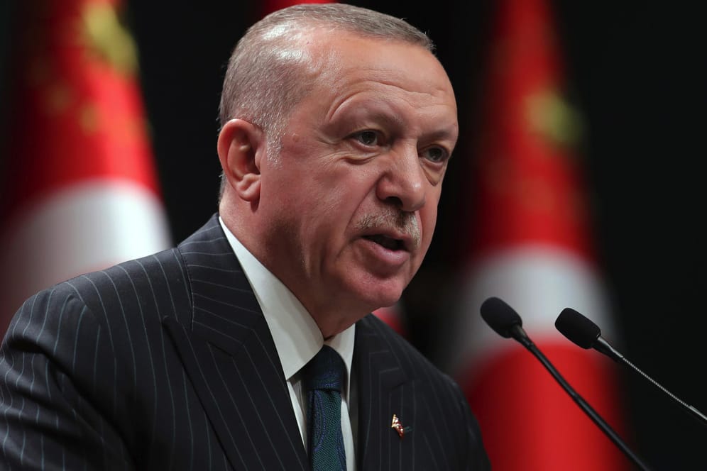 Recep Tayyip Erdogan: Der türkische Präsident hat sich im Erdgasstreit mit Griechenland kurz vor einem neuen deutschen Vermittlungsversuch unnachgiebig gezeigt.