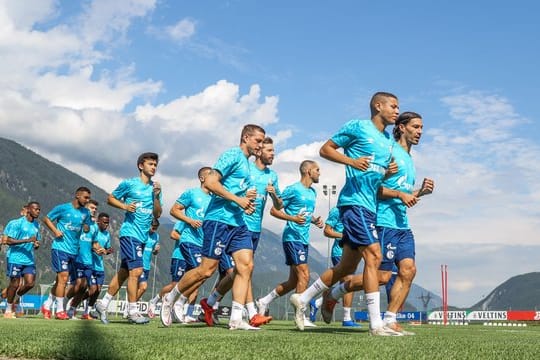 Der FC Schalke 04 ist derzeit in Österreich im Trainingslager.