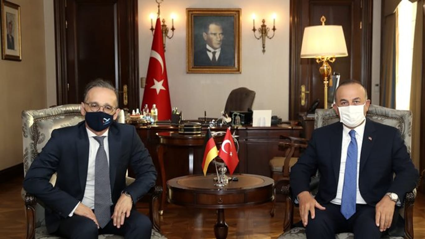 Außenminister Heiko Maas (l) und sein türkischer Amtskollege Mevlüt Cavusoglu in Ankara.