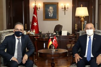 Außenminister Heiko Maas (l) und sein türkischer Amtskollege Mevlüt Cavusoglu in Ankara.