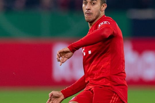 Bayerns Thiago Alcantara am Ball