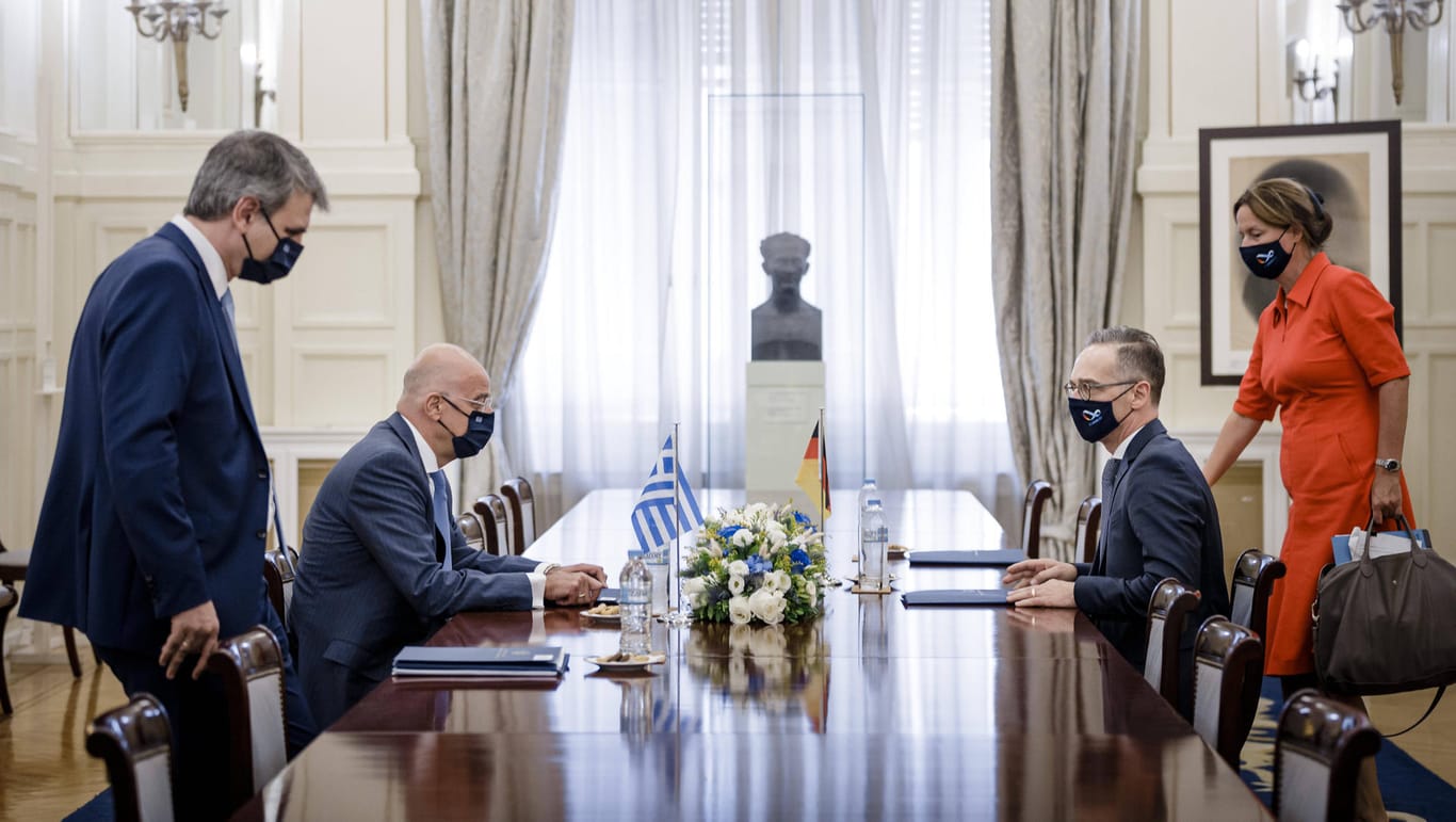 Heiko Maas trifft Nikolaos-Georgios Dendias in Athen: Die EU will Griechenland Beistand leisten.