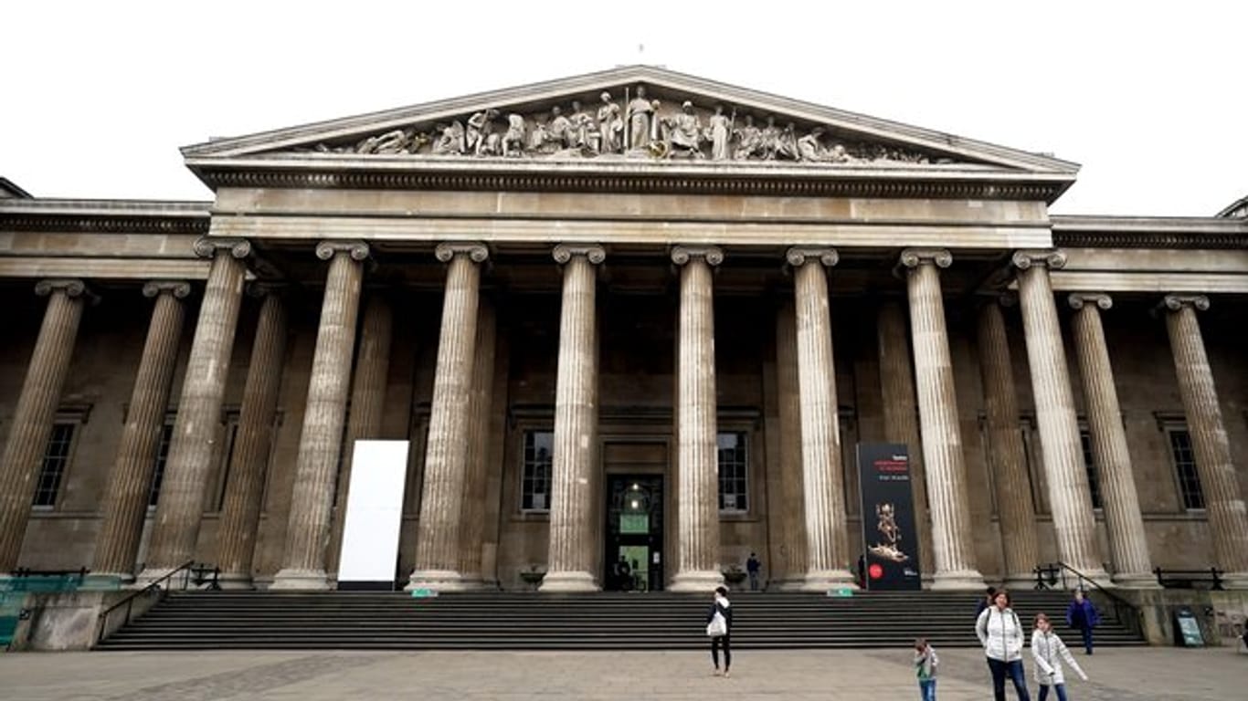 Das British Museum hat eine Büste seines Gründungsvaters Hans Sloane von seinem ursprünglichen Platz entfernt.
