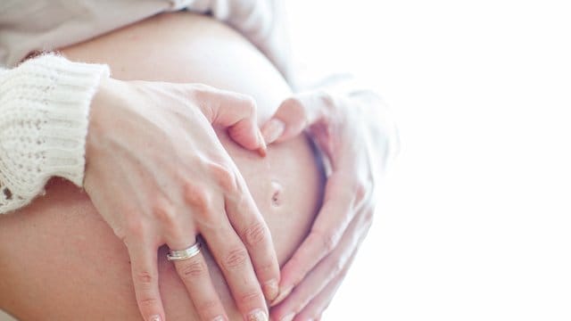 So groß die Vorfreude auf das Baby ist - auf bestimmte Begleiterscheinungen der Schwangerschaft würden viele werdende Mütter wohl gerne verzichten. So groß die Vorfreude auf das Baby ist - auf bestimmte Begleiterscheinungen der Schwangerschaft würden viele werdende Mütter wohl gerne verzichten.