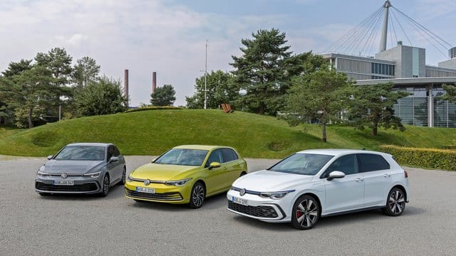Elektrifiziertes Dreigestirn: Volkswagen lässt den Golf als eTSI mit Mild-Hybrid und mit Plug-in-Hybrid als eHybrid sowie GTE antreten (von links nach rechts). Elektrifiziertes Dreigestirn: Volkswagen lässt den Golf als eTSI mit Mild-Hybrid und mit Plug-in-Hybrid als eHybrid sowie GTE antreten (von links nach rechts).