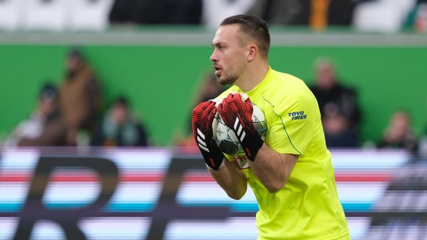 Lobt und sieht bei Manuel Neuer Schwächen: Fortuna Düsseldorfs Torwart Florian Kastenmeier.