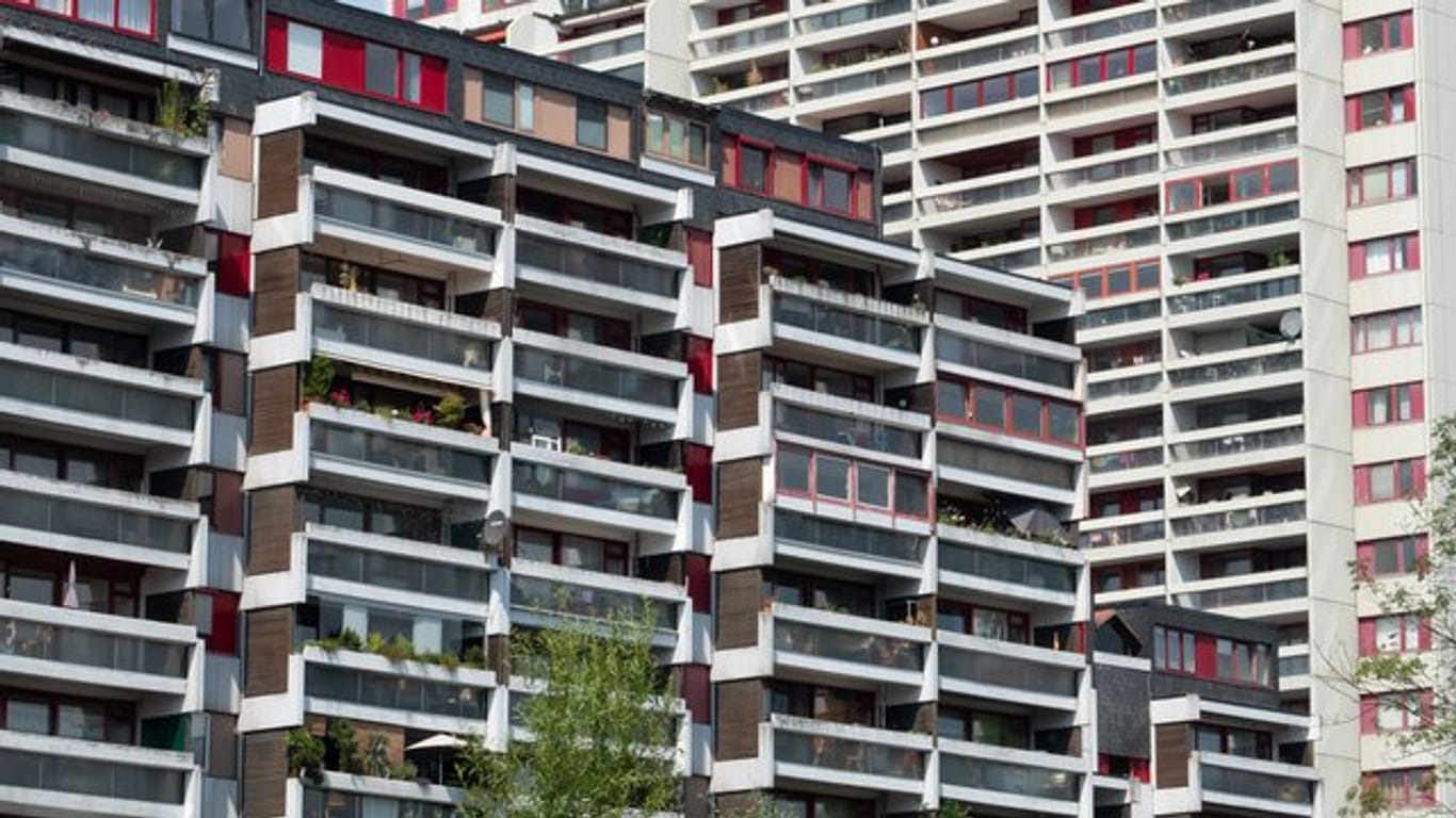 Wohnungen und Häuser in Deutschland haben sich trotz der Corona-Krise weiter verteuert, teilte das Statistische Bundesamt mit.