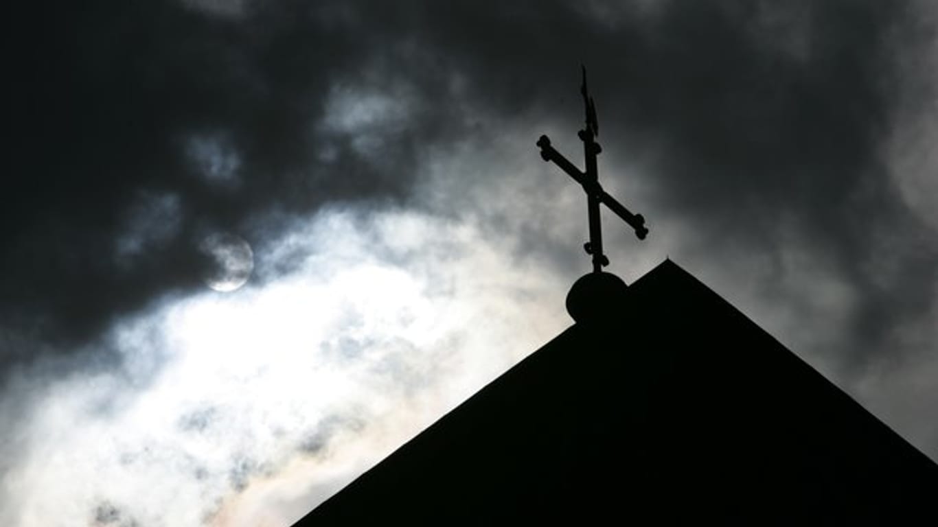 In den Missbrauchsskandal der katholischen Kirche war jeder dritte Orden in Deutschland verwickelt.