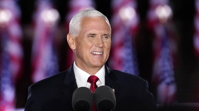 US-Vizepräsident Mike Pence greift auf dem Parteitag der Republikaner Joe Biden an. US-Vizepräsident Mike Pence greift auf dem Parteitag der Republikaner Joe Biden an.