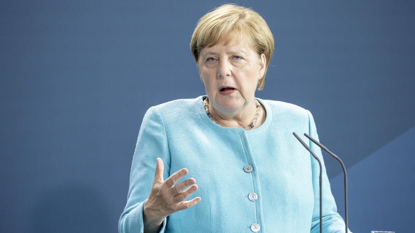 Angela Merkel: Die Bundeskanzlerin will Verstöße gegen die Maskenpflicht laut Beschlussvorlage auf mindestens 50 Euro setzen.