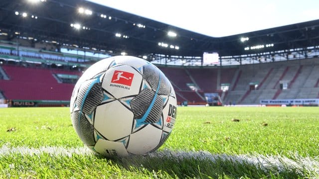 Die Bundesligaspiele werden vor weitgehend leeren Zuschauerrängen stattfinden. Die Bundesligaspiele werden vor weitgehend leeren Zuschauerrängen stattfinden.
