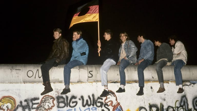 Berlin in der Nacht vom 9. auf den 10. November 1989: Der Fall der Mauer ermöglichte die Wiedervereinigung Deutschlands.
