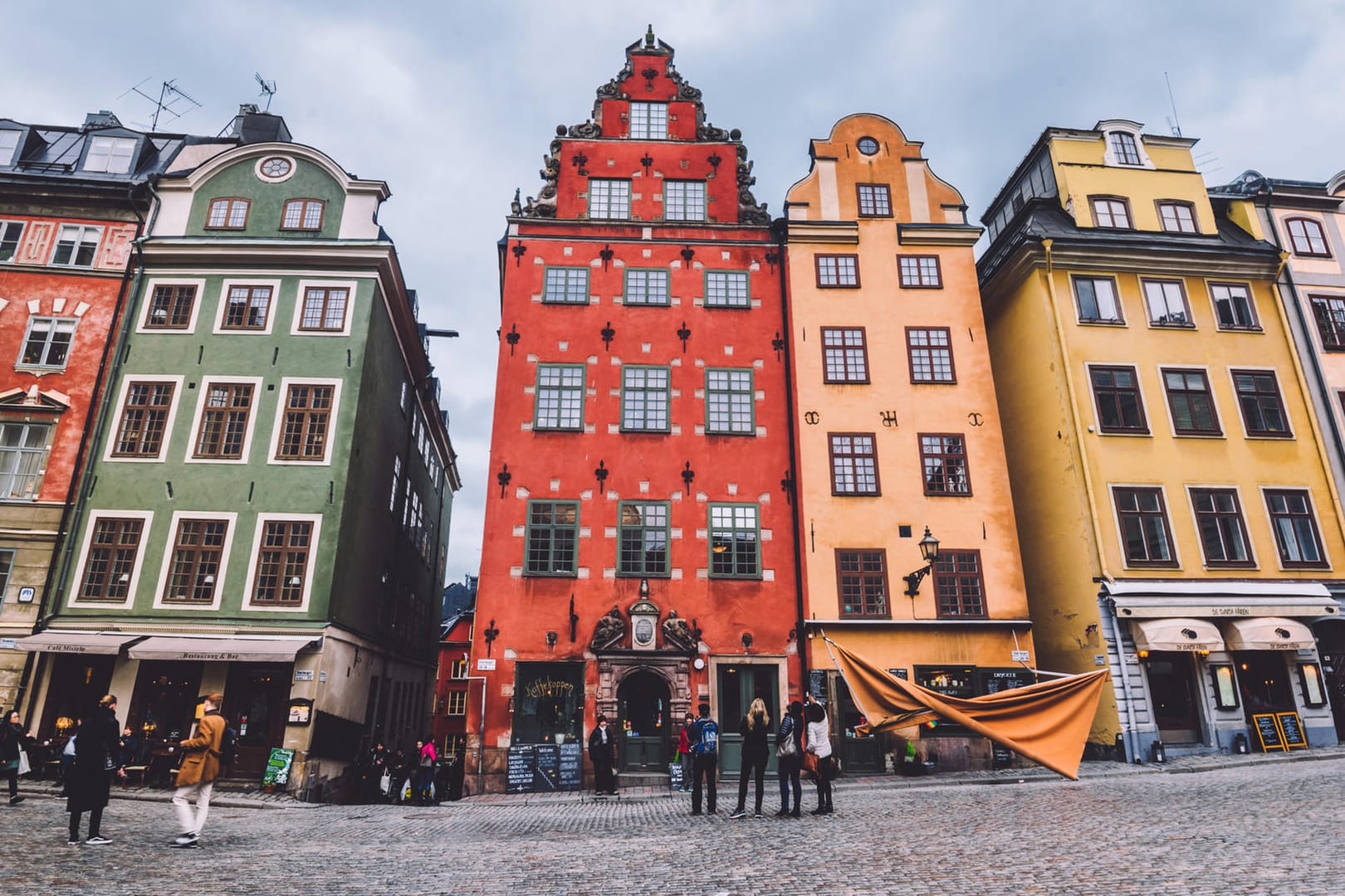 Stockholm: Schweden wurde von der Corona-Krise schwer getroffen, mittlerweile sind die Zahlen aber gesunken.