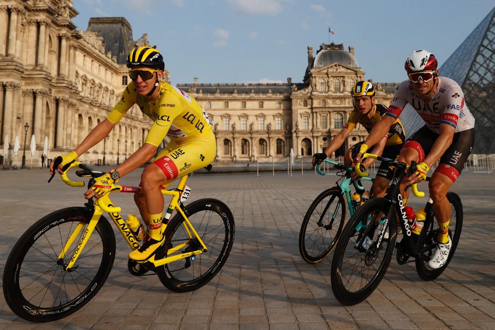 Tour de France 2020: Tadej Pogacar (l.) hat sich das Gelbe Trikot gesichert.