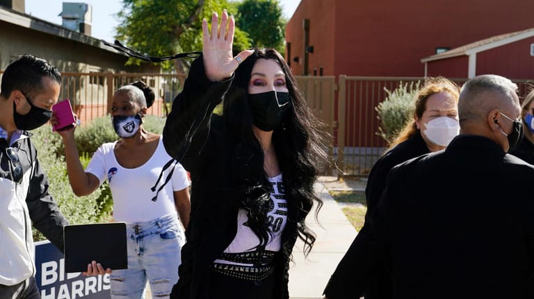 Pop-Star Cher bei einem Wahlkampfauftritt in Arizona: Sie unterstützt Joe Biden und Kamala Harris.