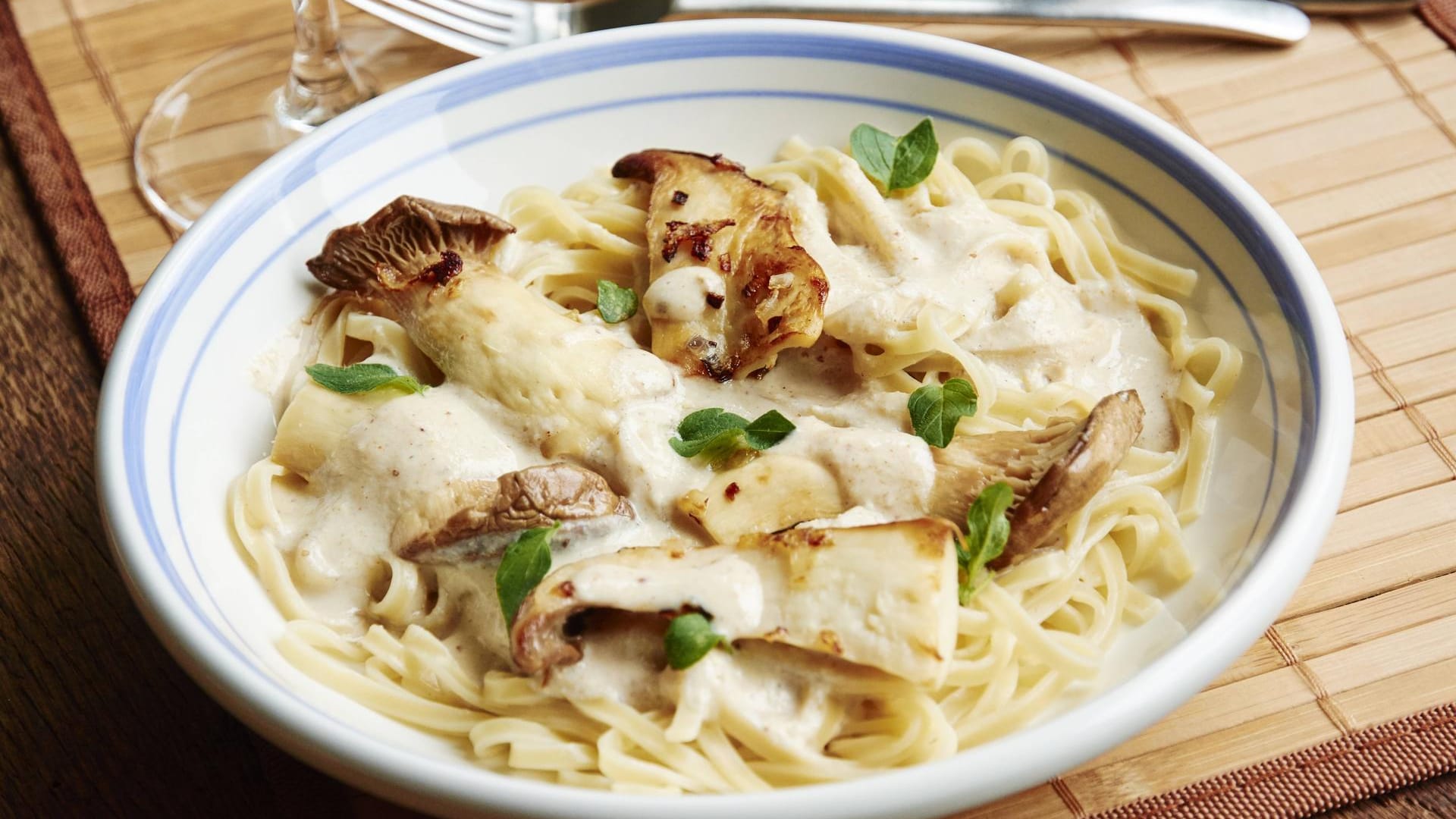 Pasta mit Kräuterseitling: Der Kräuterseitling lässt sich schnell und einfach für schmackhafte Gerichte zubereiten.