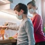Coronavirus: Wie Sie Ansteckung innerhalb der Familie vermeiden