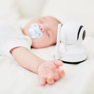 Für erholsame Träume: Babyphones überwachen sicher den Schlaf Ihrer Kinder.