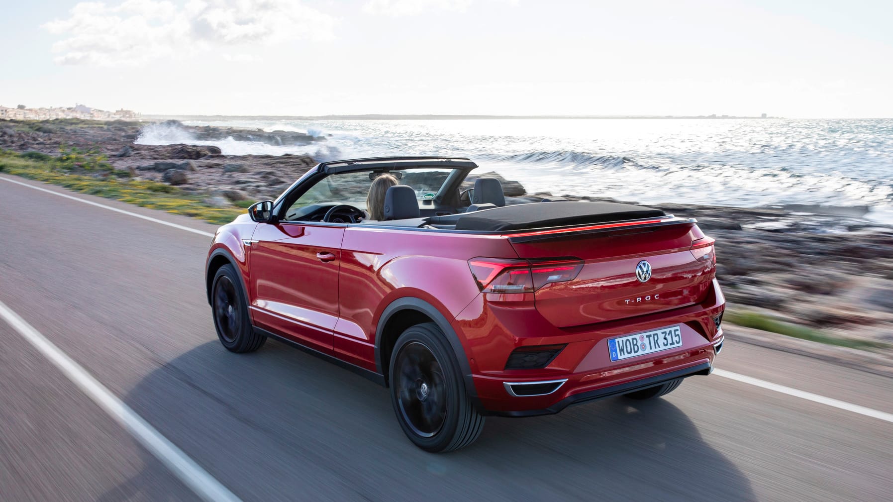 VW T-Roc: Als einziges Kompakt-SUV gibt es ihn auch mit Cabrio-Dach.