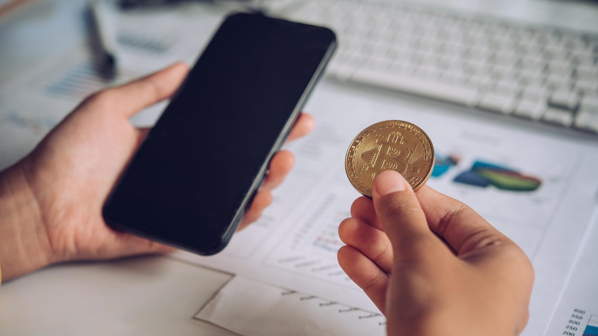 In Bitcoin investieren: Viele Börsen bieten mobile Apps an.