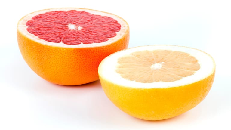 Grapefruits: Es gibt sie mit hellem und dunklem Fruchtfleisch.