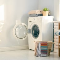 Im Test der Stiftung Warentest schneiden viele Waschmaschinen gut ab.