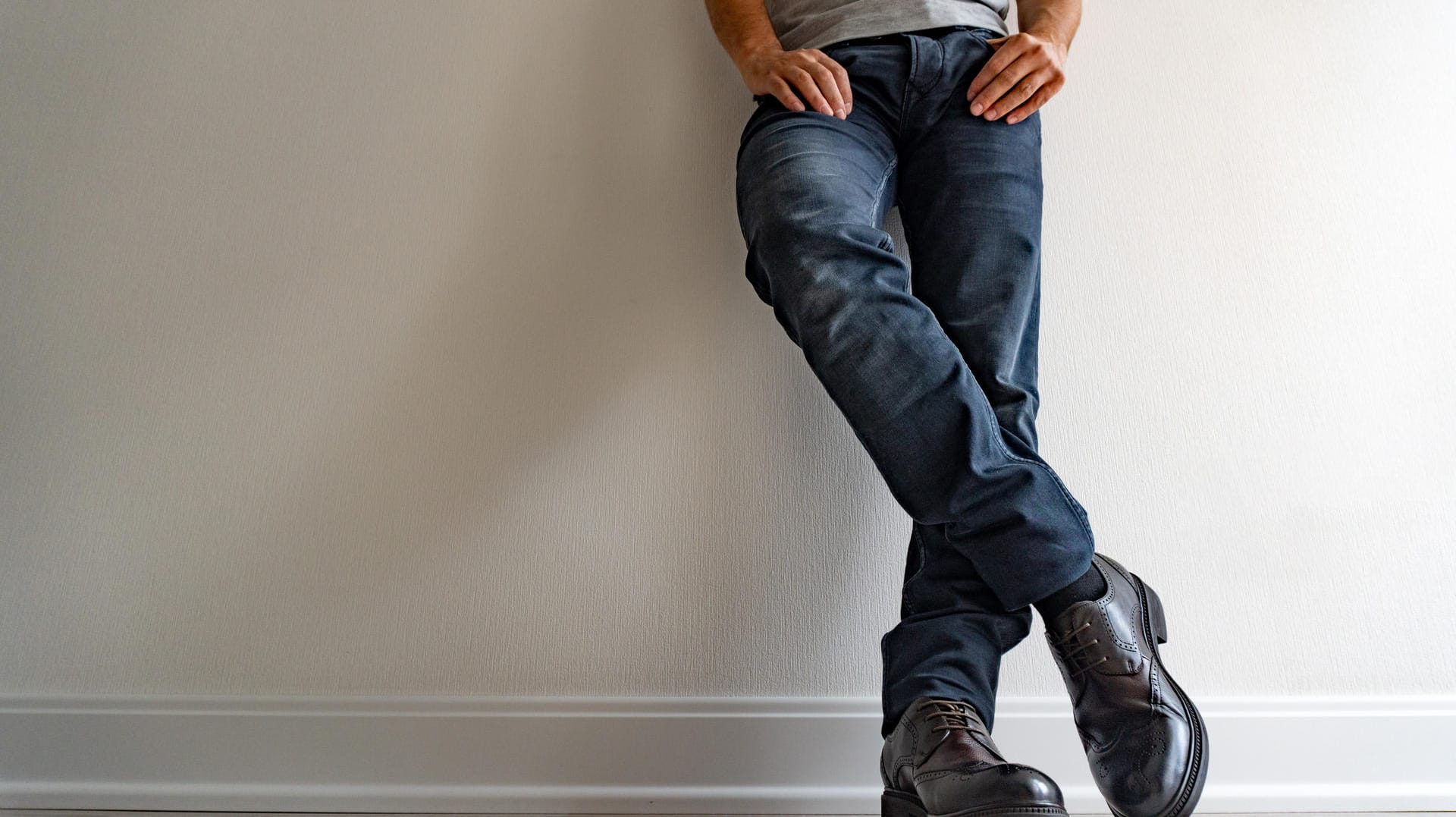 Jeans gehen immer! Heute sind viele Markenjeans von Levis bis Wrangler günstig zu kaufen. Jetzt zugreifen.