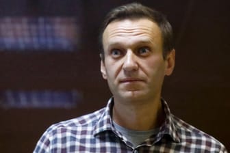 Der russische Oppositionsführer Alexej Nawalny: Ärzten zufolge könnte er jede Minute sterben.