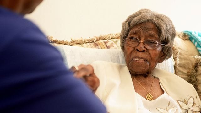 Hester McCardell Ford starb im Alter von mindestens 115 Jahren in ihrem Haus im US-Bundesstaat North Carolina. Hester McCardell Ford starb im Alter von mindestens 115 Jahren in ihrem Haus im US-Bundesstaat North Carolina.