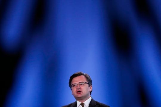 Der ukrainische Außenminister Dmitri Kuleba soll bei der Videokonferenz auch dabei sein.