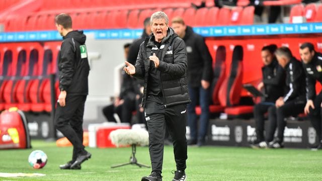 Will aus der Kritik an seiner nebulösen Äußerung in einem TV-Interview Lehren ziehen: Kölns Trainer Friedhelm Funkel. Will aus der Kritik an seiner nebulösen Äußerung in einem TV-Interview Lehren ziehen: Kölns Trainer Friedhelm Funkel.