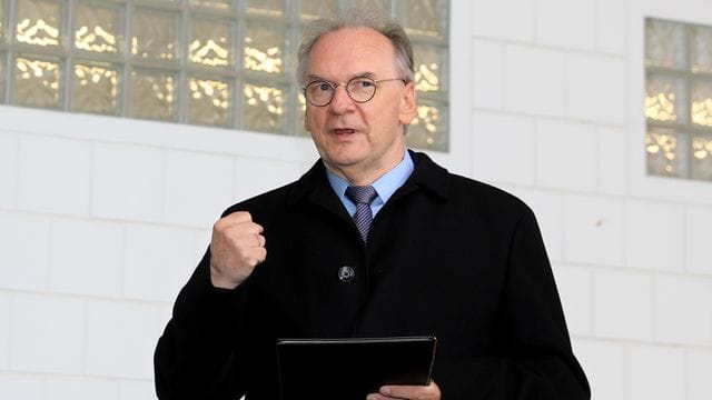 Am Dienstag wollte die Landesregierung auf einer Pressekonferenz eigentlich Bilanz ziehen zu fünf Jahren Regierungsarbeit in Sachsen-Anhalt. Am Dienstag wollte die Landesregierung auf einer Pressekonferenz eigentlich Bilanz ziehen zu fünf Jahren Regierungsarbeit in Sachsen-Anhalt.
