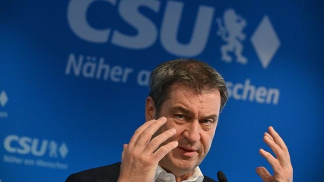 Der CSU-Chef und bayerische Ministerpräsident Markus Söder gibt nach dem CSU-Präsidium eine Pressekonferenz. Der CSU-Chef und bayerische Ministerpräsident Markus Söder gibt nach dem CSU-Präsidium eine Pressekonferenz.