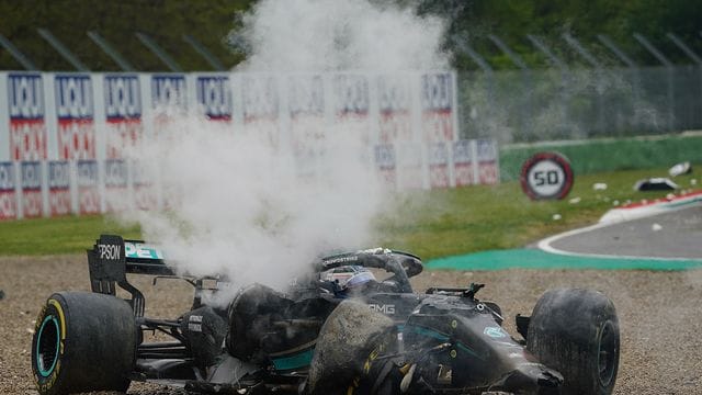 Der Rennwagen von Valtteri Bottas war nach dem Unfall mit George Russell nur noch Schrott.