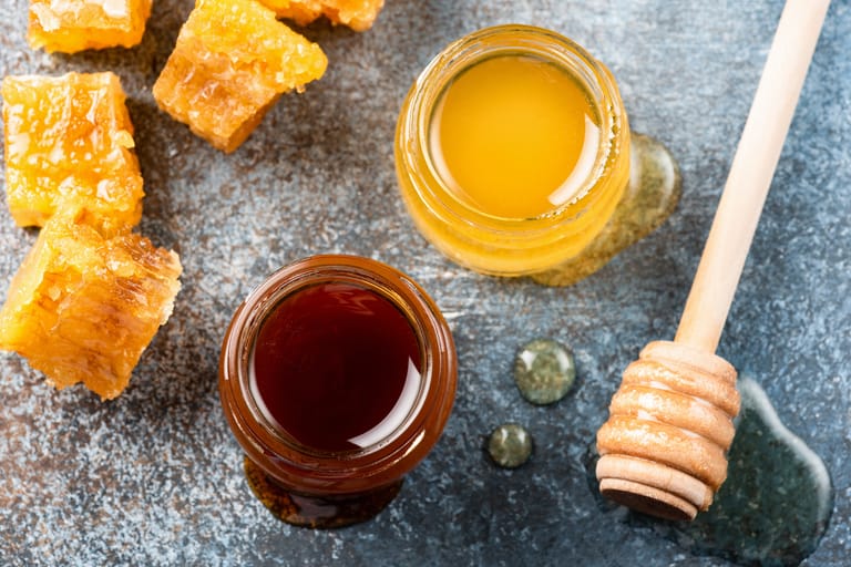 Honig: Die Zuckeralternative soll im Körper entzündungshemmend und fiebersenkend wirken.