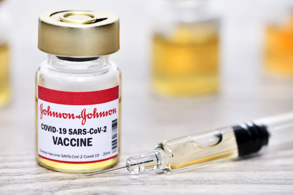 Impfstoff von Johnson&Johnson: Auch er soll in sehr seltenen Fällen zu ungewöhnlichen Thrombosen führen.