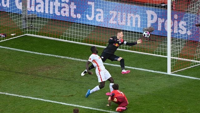 Jonas Hector (M) war Kölns Matchwinner beim Sieg gegen RB Leipzig. Jonas Hector (M) war Kölns Matchwinner beim Sieg gegen RB Leipzig.