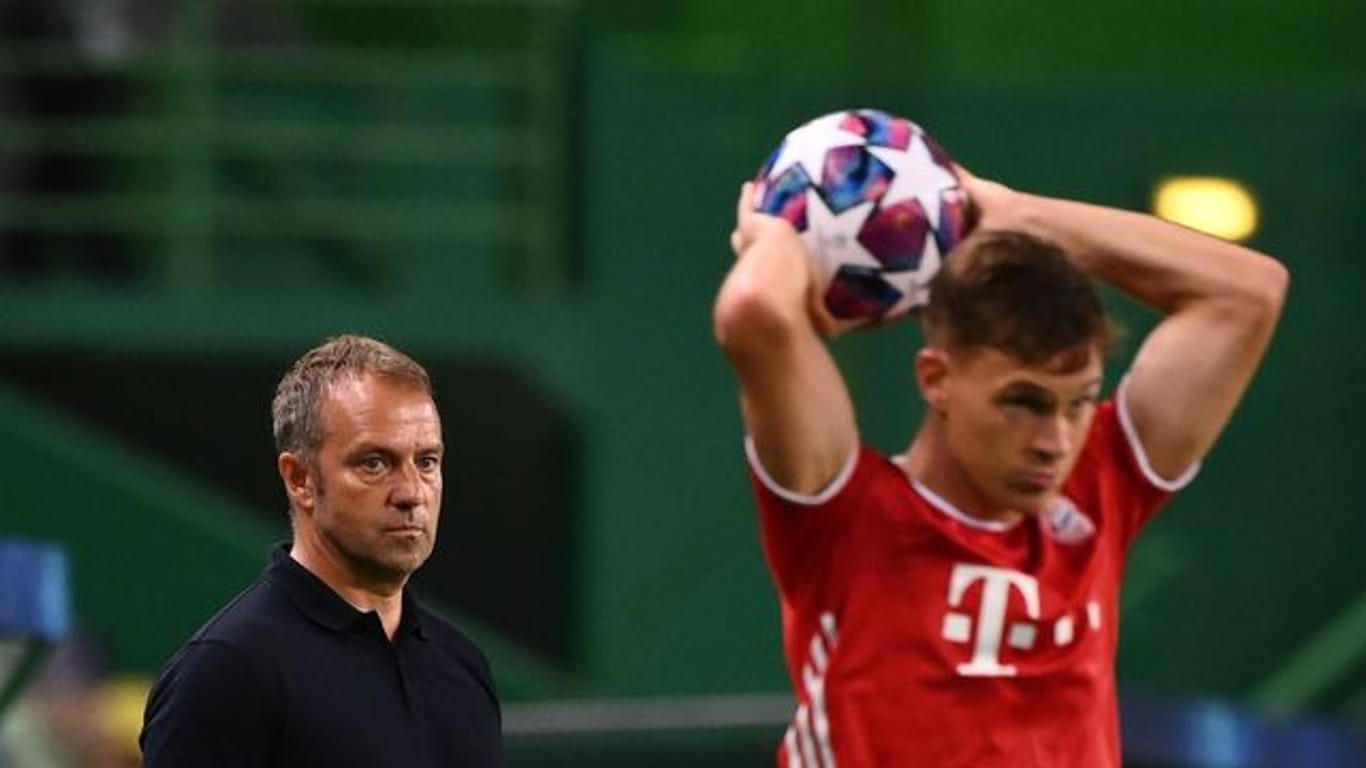 Hätte seinen Noch-Bayern-Coach Hans-Dieter Flick (l) gerne als Nachfolger von Joachim Löw beim DFB: Joshua Kimmich.