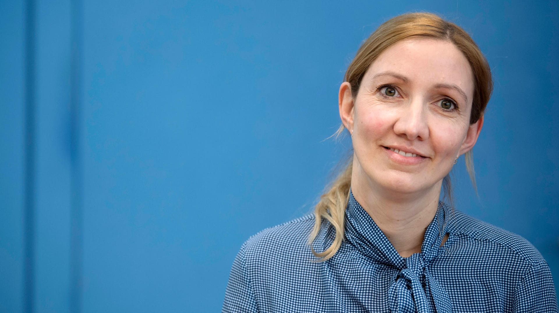 Virologin Sandra Ciesek: "Durch diese ganzen Medienberichte und die Aufmerksamkeit auf dieses Thema wird das eigene Risiko, an einer Thrombose zu erkranken, eigentlich überschätzt". (Archivfoto) Virologin Sandra Ciesek: "Durch diese ganzen Medienberichte und die Aufmerksamkeit auf dieses Thema wird das eigene Risiko, an einer Thrombose zu erkranken, eigentlich überschätzt". (Archivfoto)