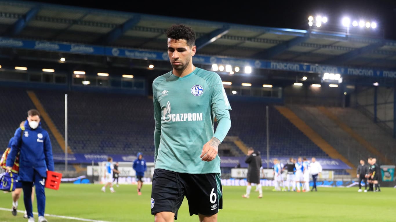 Omar Mascarell: Der einstige Schalke-Kapitän verließ nach der Niederlage in Bielefeld das Spielfeld fluchtartig.