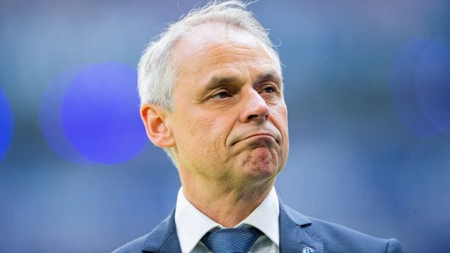 Fordert einen radikalen Neuaufbau beim FC Schalke 04: Vereinsikone Olaf Thon. Fordert einen radikalen Neuaufbau beim FC Schalke 04: Vereinsikone Olaf Thon.