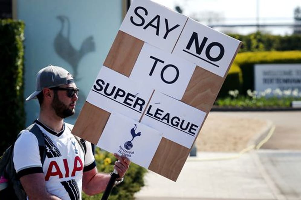 Nach heftiger Kritik ist das Projekt Super League vorerst gescheitert - ohne die englischen "Big Six" ging es nicht.