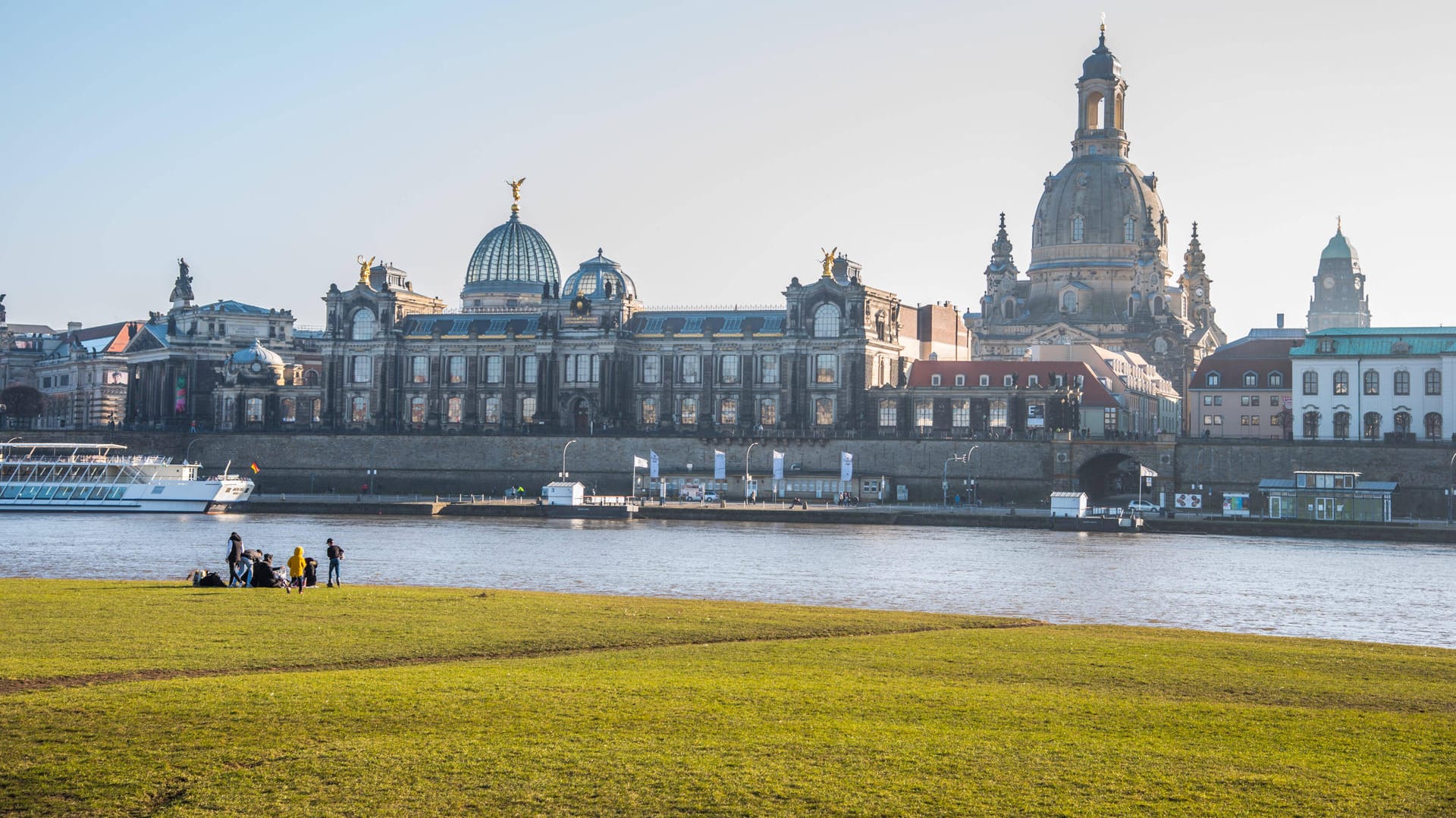 Stadtansicht von Dresden: Dort ist in einer Bäckereifiliale eine Bank von Reichsbürgern eröffnet worden.