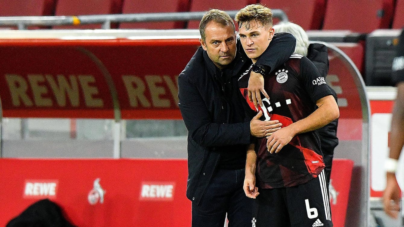 Joshua Kimmich (r.) neben Hansi Flick: Wenn es nach dem Bayern-Spieler geht, wird Flick Bundestrainer.