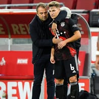 Joshua Kimmich (r.) neben Hansi Flick: Wenn es nach dem Bayern-Spieler geht, wird Flick Bundestrainer.