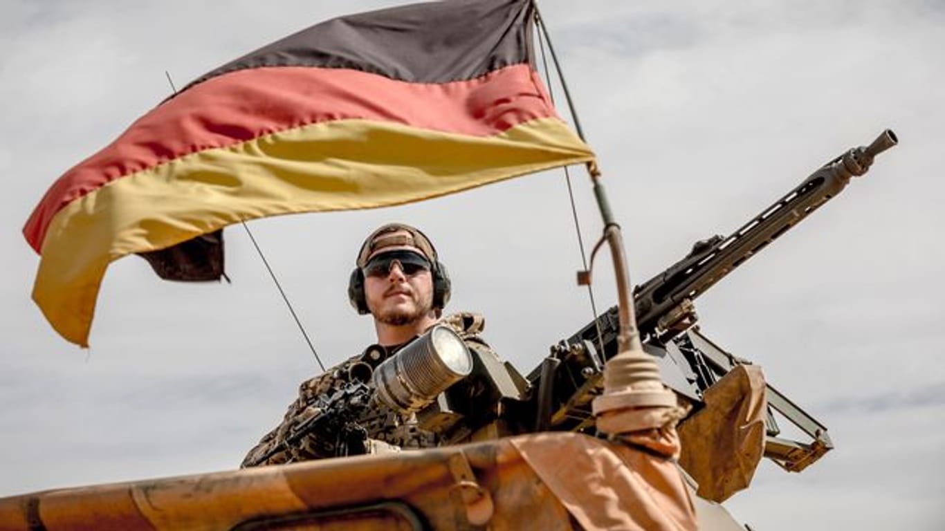 Die Bundesregierung will mehr Soldaten nach Mali in Westafrika schicken.
