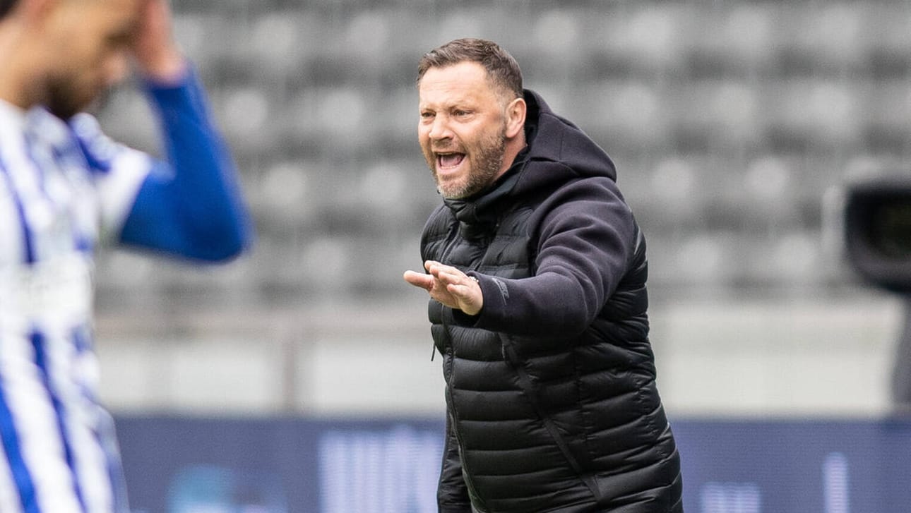 Pál Dárdai: Der Hertha-Coach darf mit seinem Team trotz Corona-Quarantäne keine Spiele nach dem offiziellen Saisonende der Bundesliga austragen. Pál Dárdai: Der Hertha-Coach darf mit seinem Team trotz Corona-Quarantäne keine Spiele nach dem offiziellen Saisonende der Bundesliga austragen.