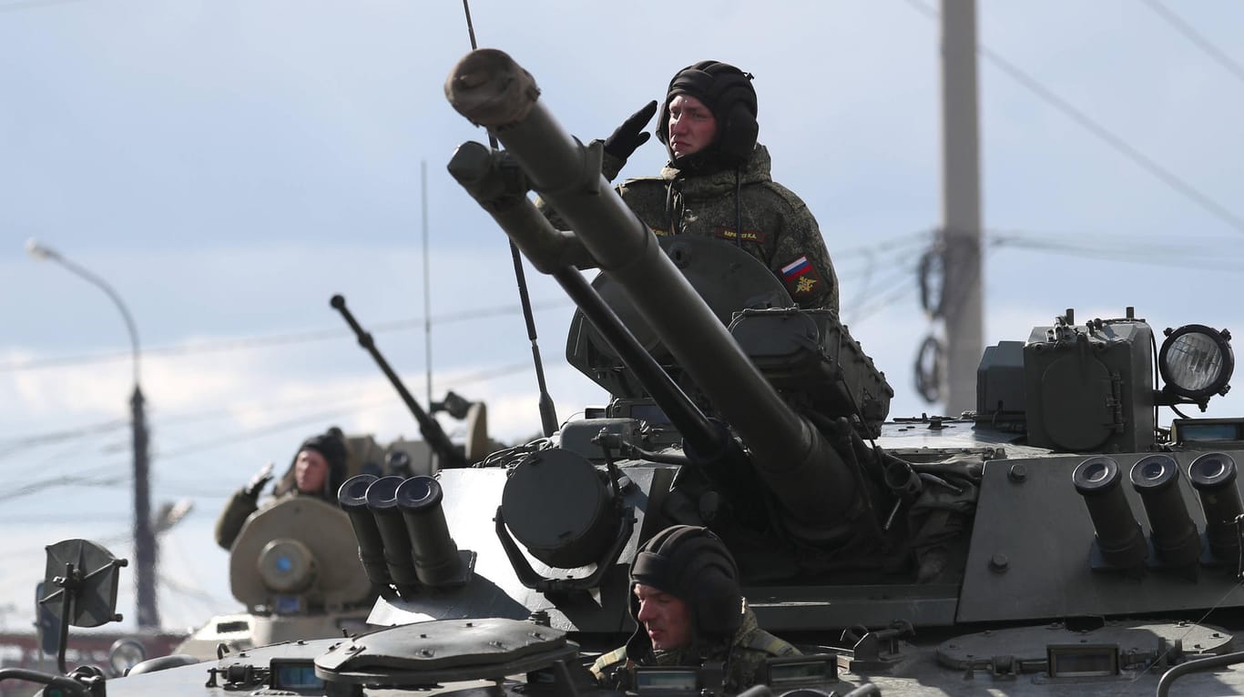 Russische Soldaten bei einer Übung: Der Rückzug der russischen Truppen an der Grenze zur Ukraine dürfte die Spannungen im Konflikt an der Krim reduzieren.