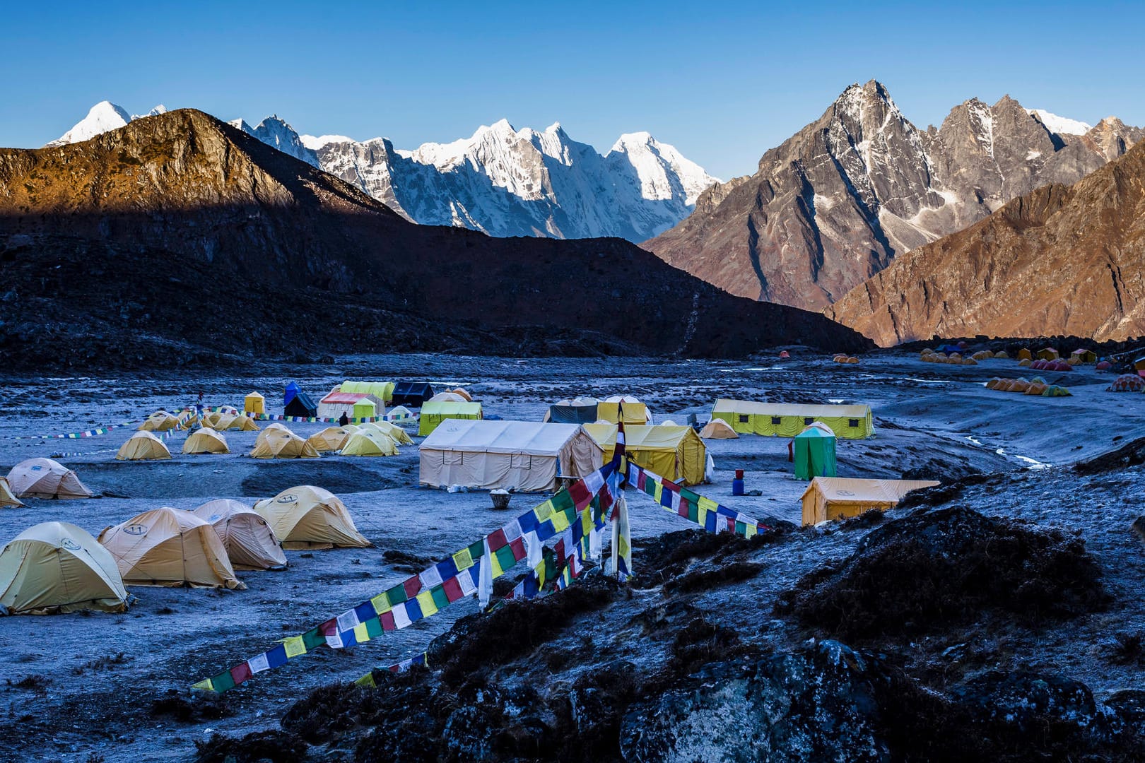 Lager in der Everest Region Solukhumbu: Ein Bergsteiger hat sich mit dem Coronavirus infiziert.